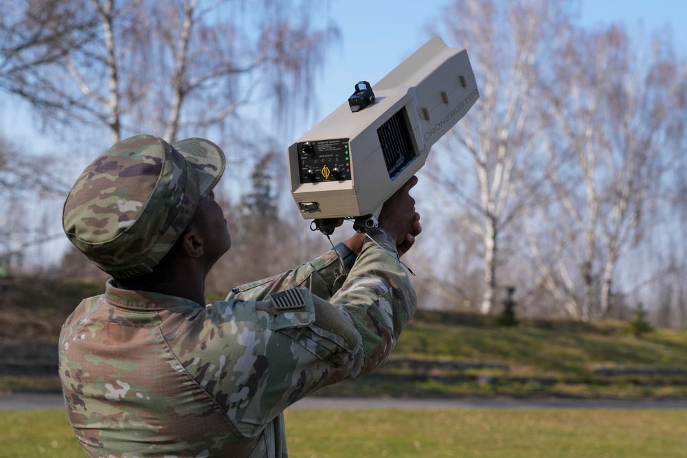 03_대드론훈련_Dronebuster_DVIDS.jpg