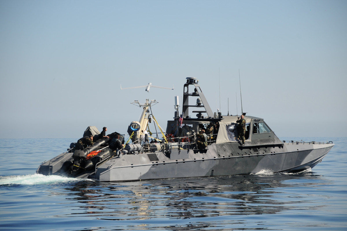 04_ScanEagle_고정익드론발사_위키미디어.jpg